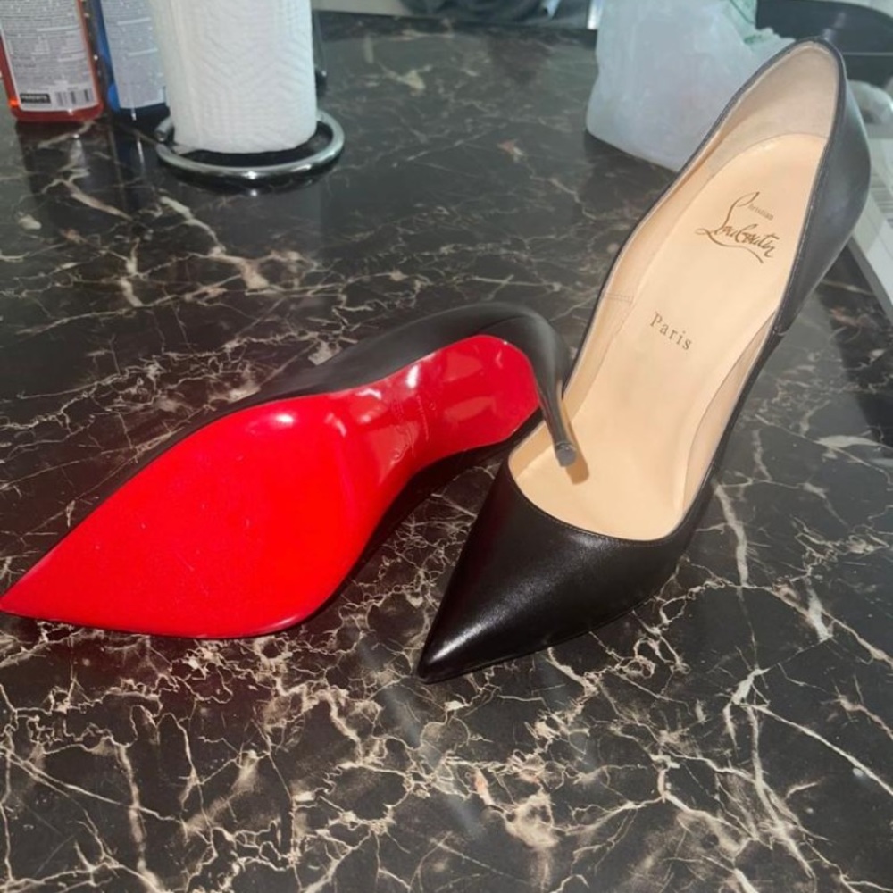 Christian louboutin so Kate size 9 authentic never worn